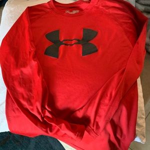 Boys underarmour long sleeved shirt YXS
